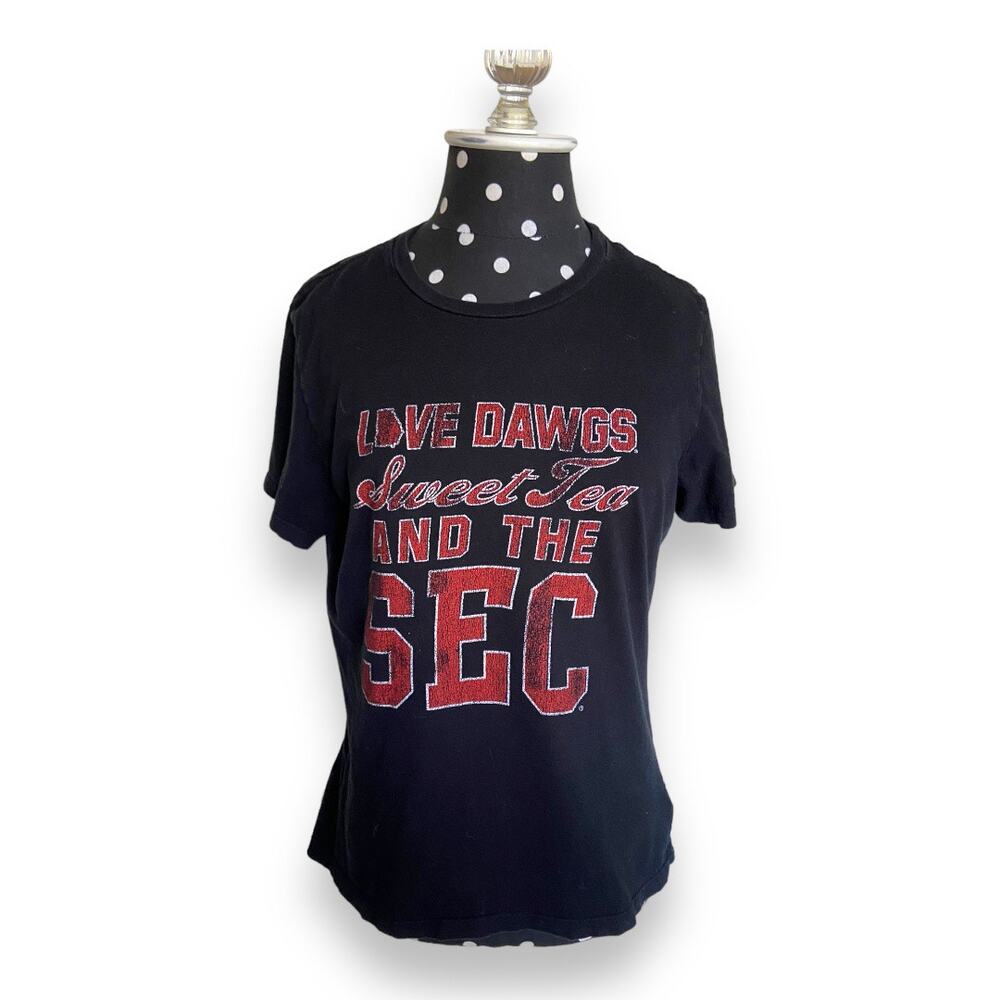 The Victory Womens Tee Sz M UGA Dawgs Sweet‎ Tea SEC Black Red Bulldogs